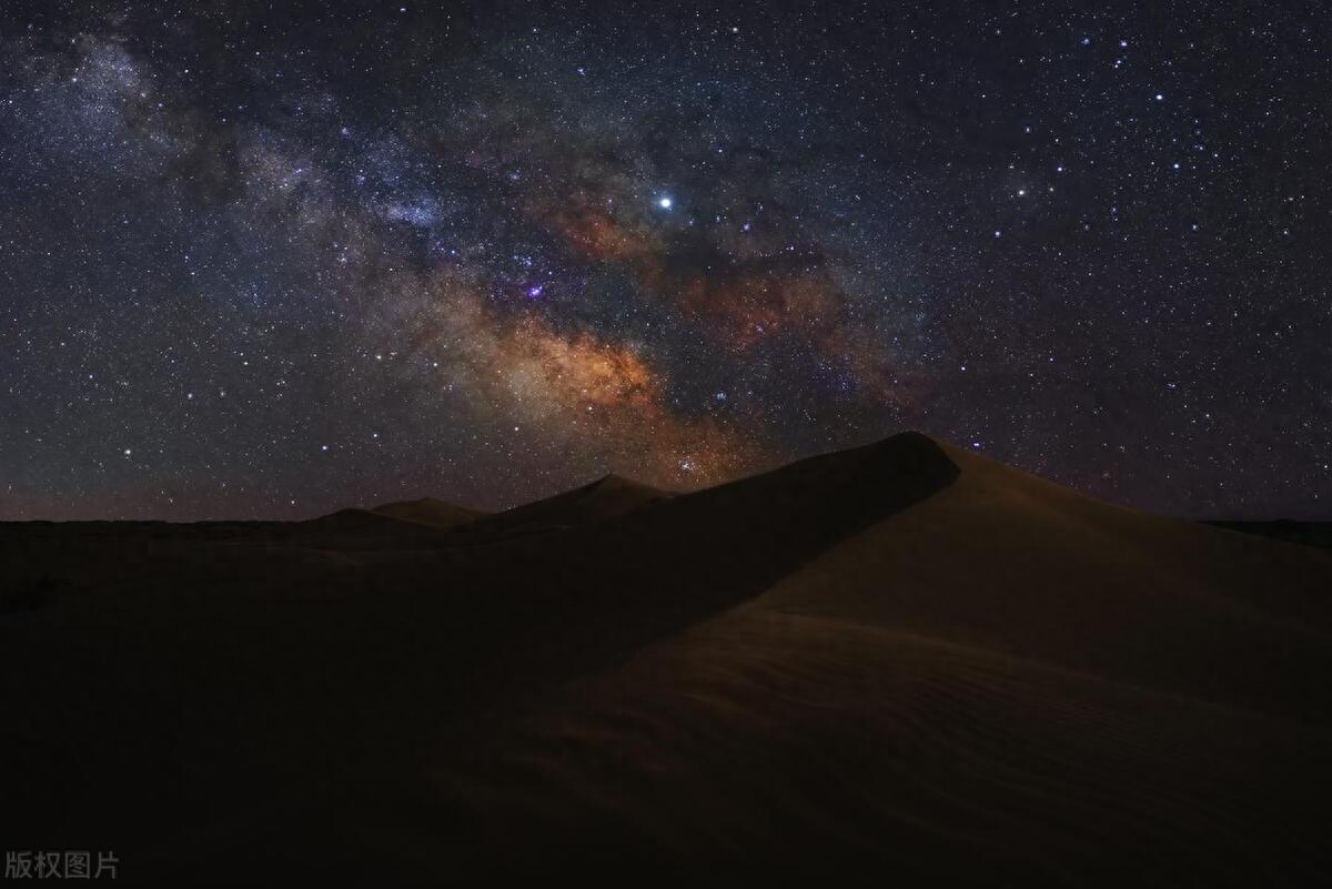 紫薇太阳太阴同宫 双星系统需要注意的一点是，两星之间的共性和对立性